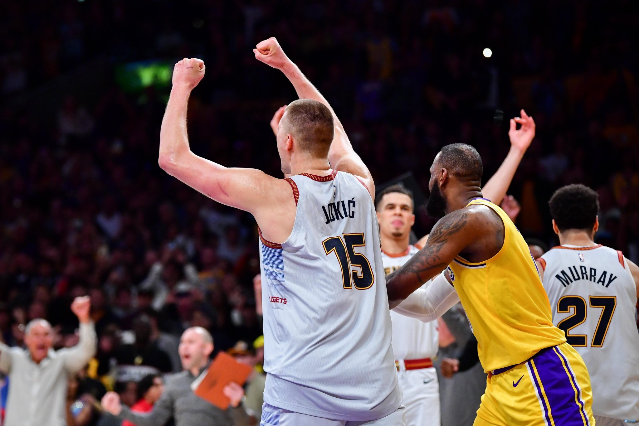 南宫28关于马拉松大奖赛焦点战：荆楚麒麟队强势反弹江南旋风队，客场强势带走胜利。主场山呼海啸的信息